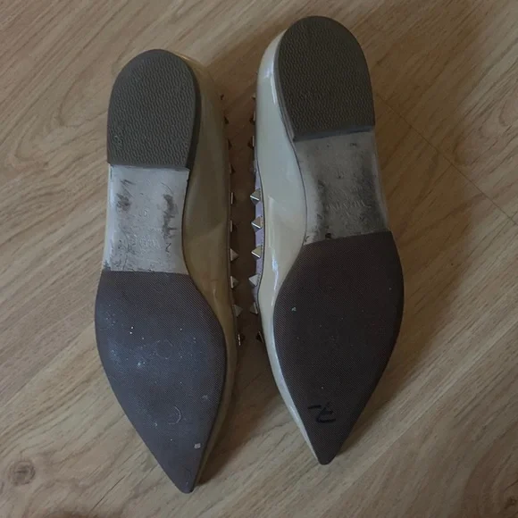 Valentino Tan Studded Flats - Picture 4 of 6